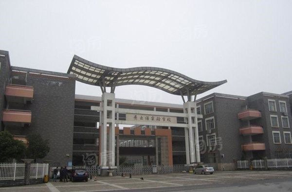 期最新力作,紧邻广州路总部经济区北侧,处于青云谱区洪都新城核心腹地