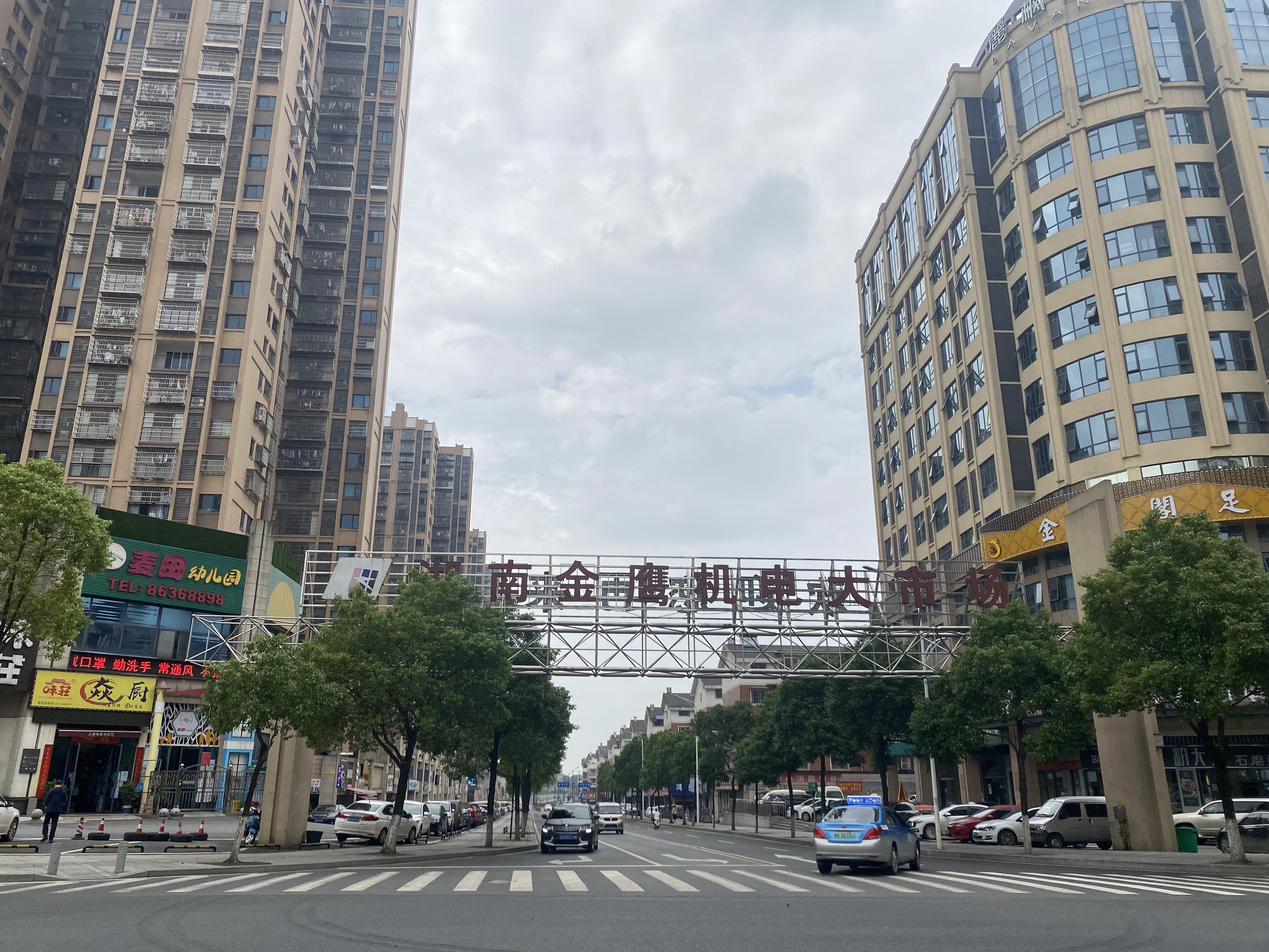 金鹰商业广场配套图