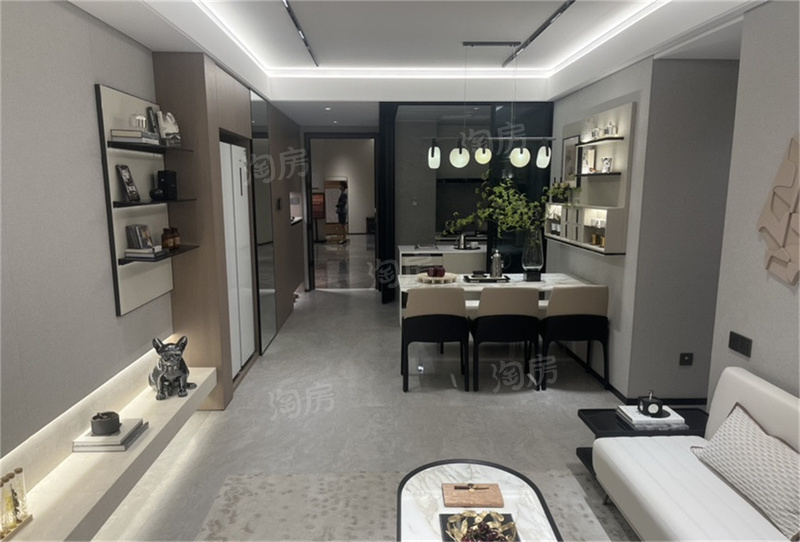 华润云上润府主推建面约98㎡-135㎡户型