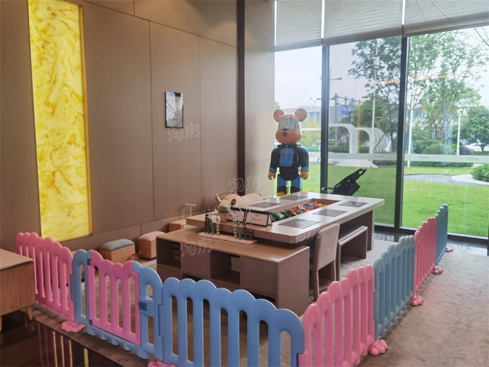 地铁中建·玖樾府实景图