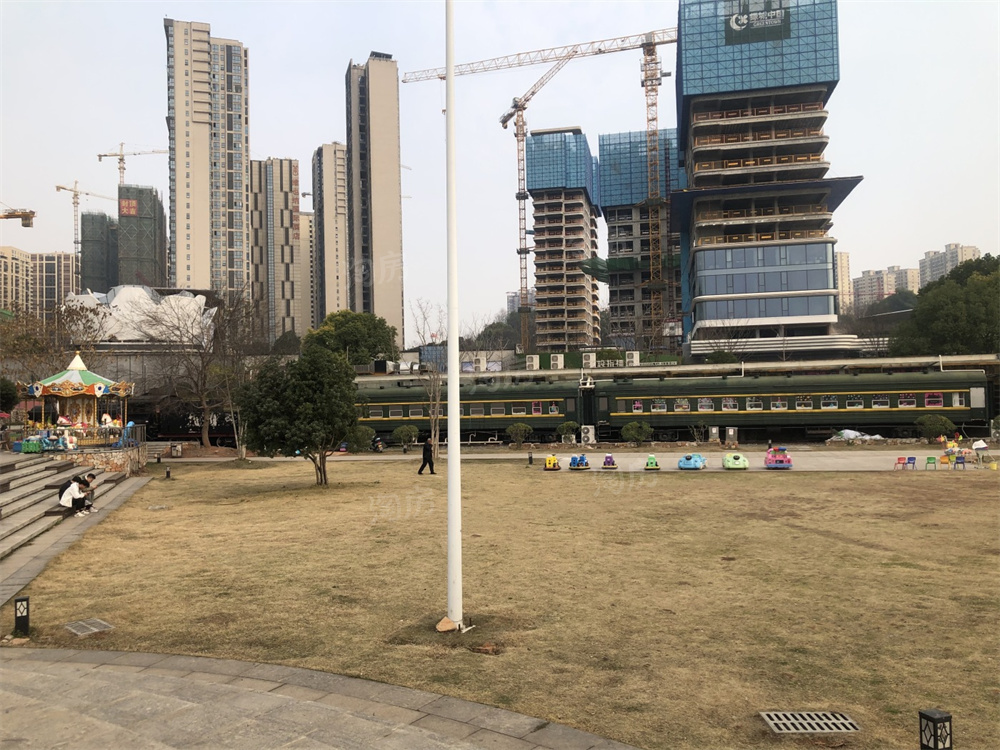 绿城凤起麓鸣实景图