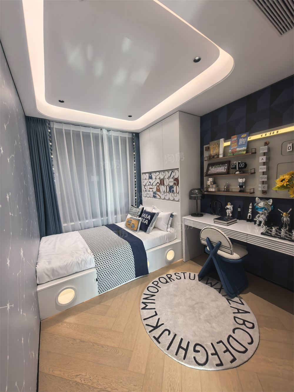 卓越朗宋样板间