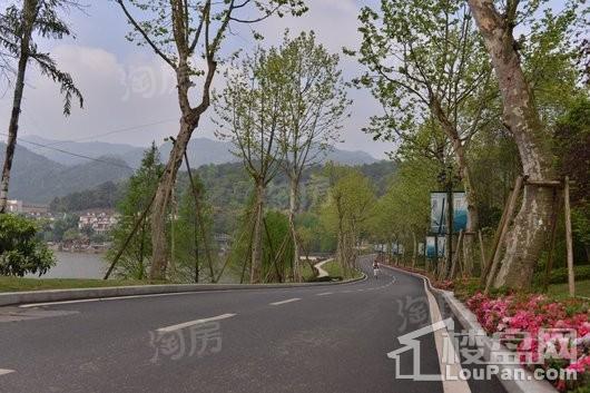 海兰云天湖山壹号实景图