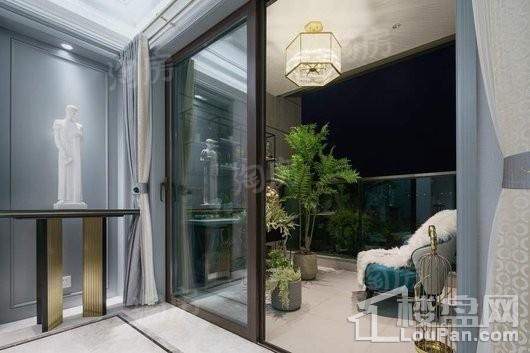 龙湖春江天镜样板间