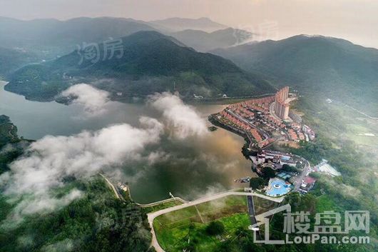 御湖山实景图