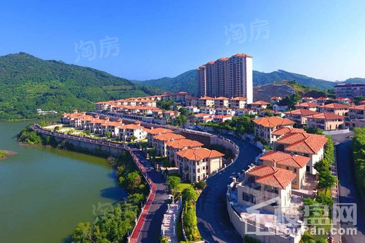 御湖山实景图