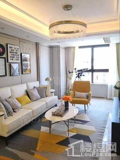 金辉悠步临湖样板间