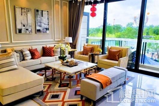 东旭千江月样板间