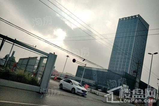 新纪元广场实景图