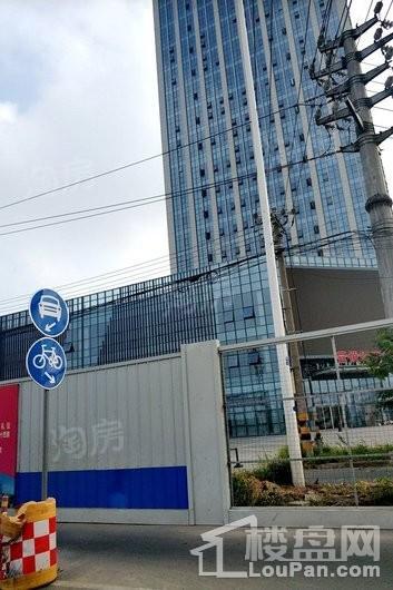 新纪元广场实景图