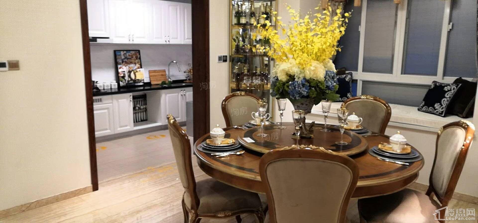 恒通碧水蓝湾样板间