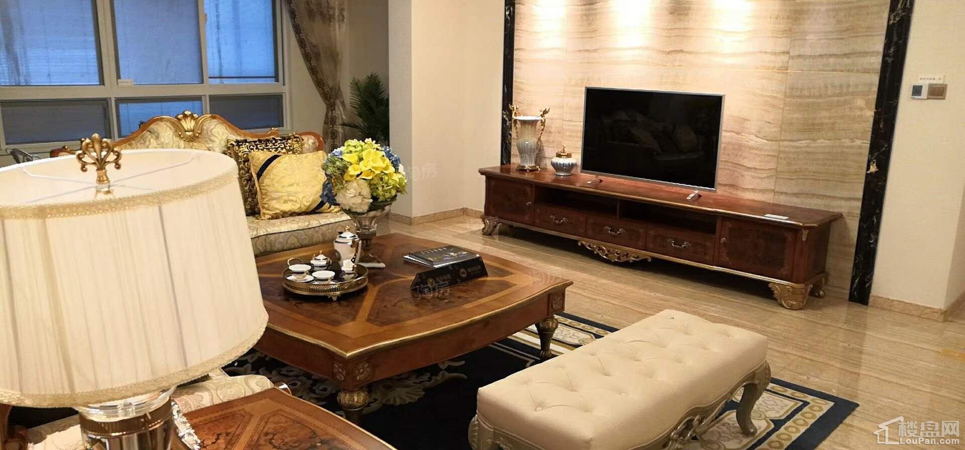 恒通碧水蓝湾样板间