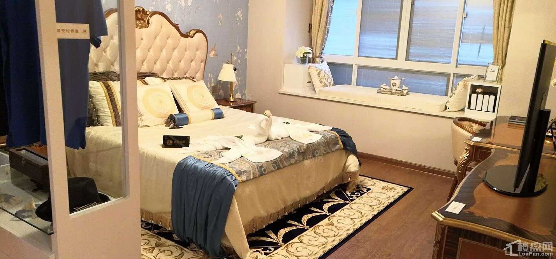 恒通碧水蓝湾样板间