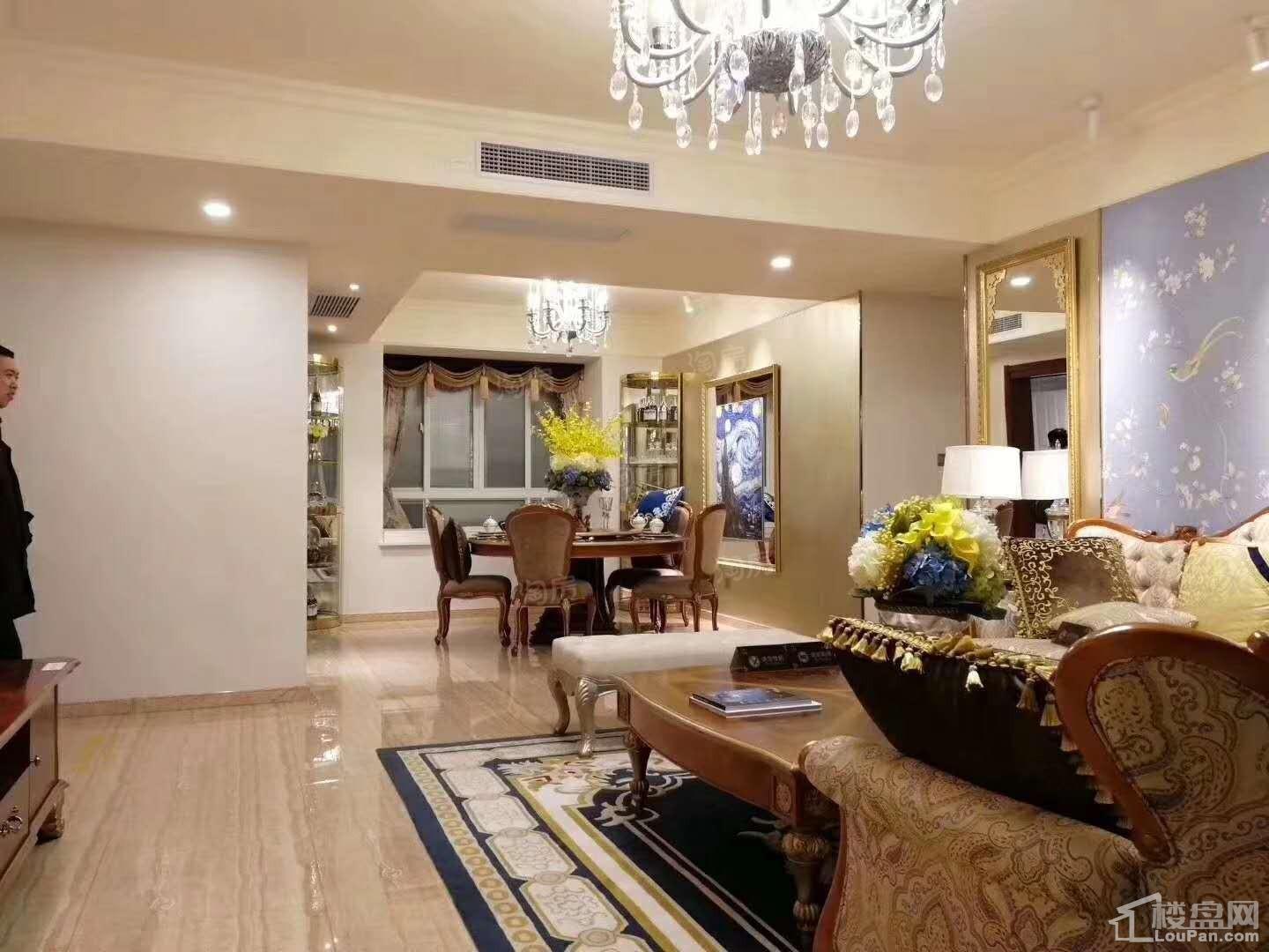 恒通碧水蓝湾样板间