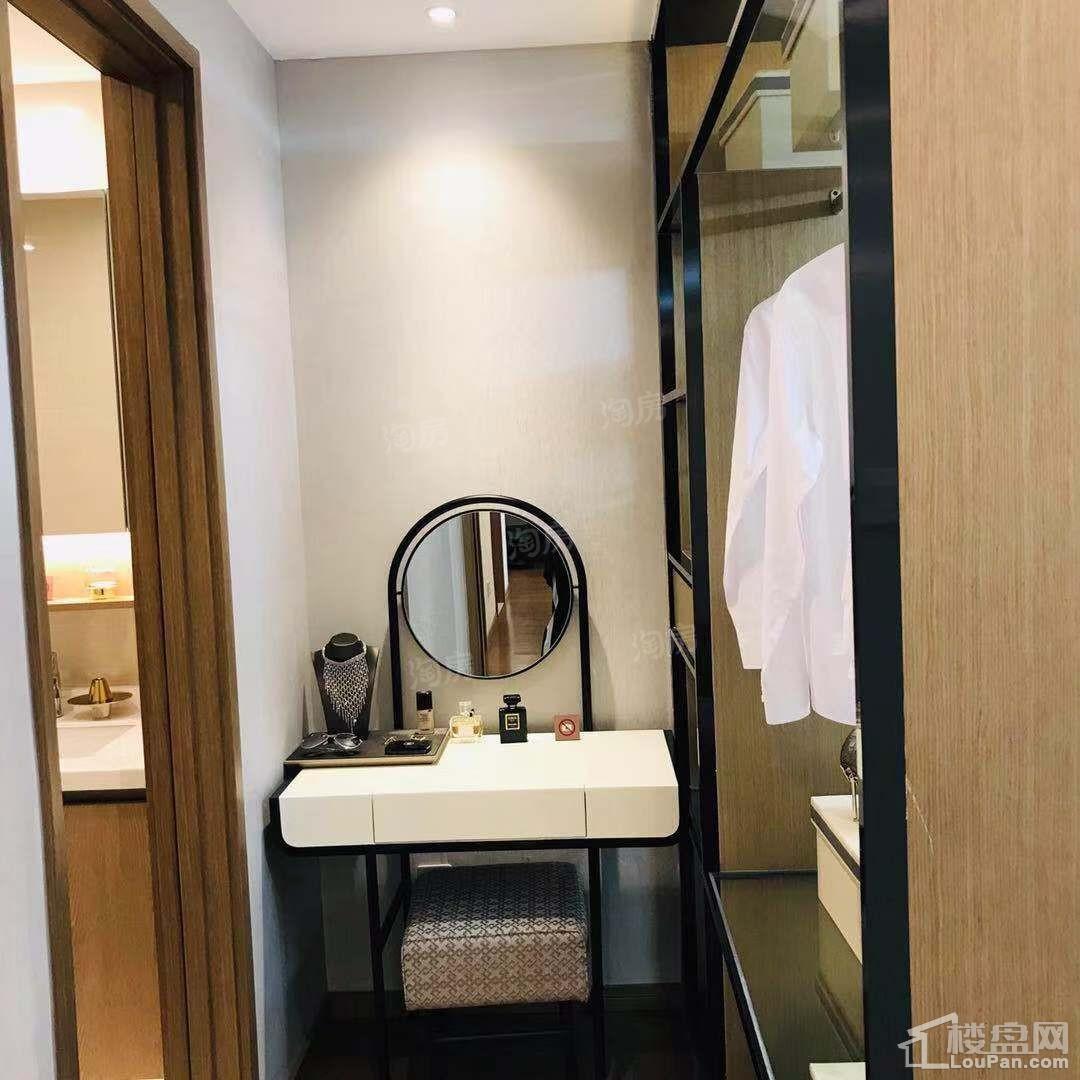 卓越泓玺台样板间