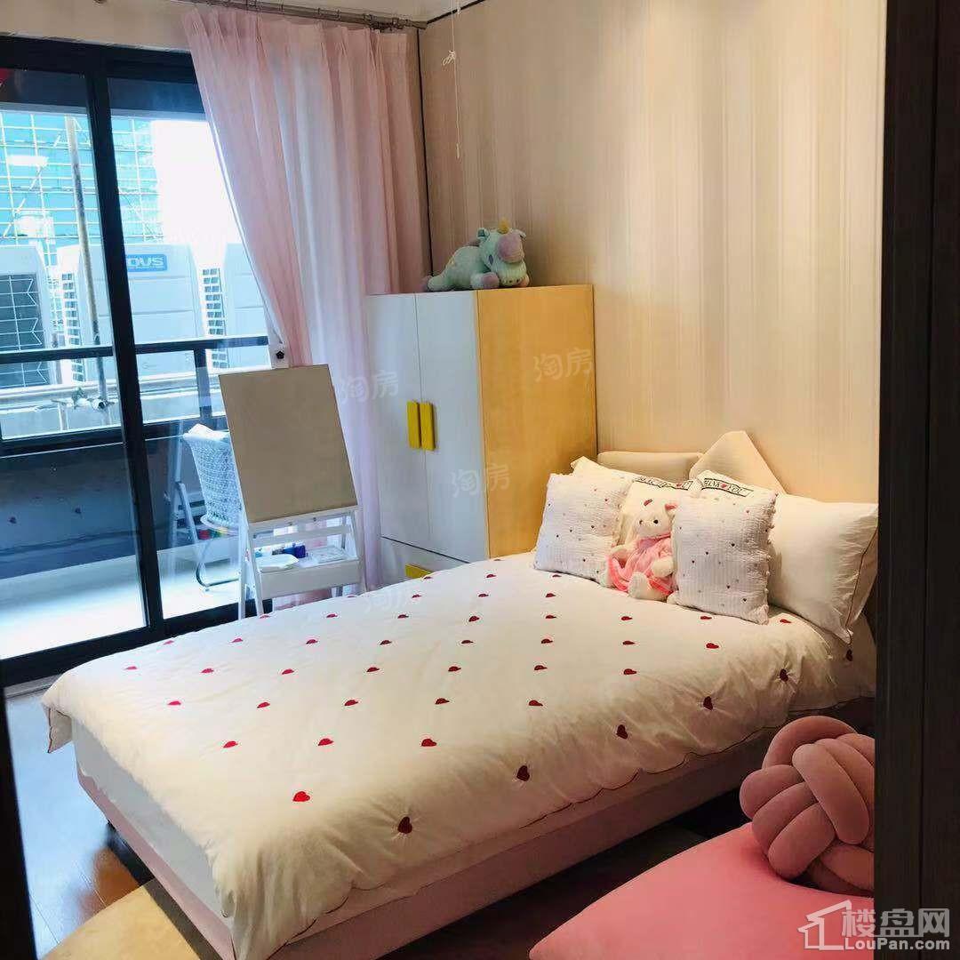 卓越泓玺台样板间