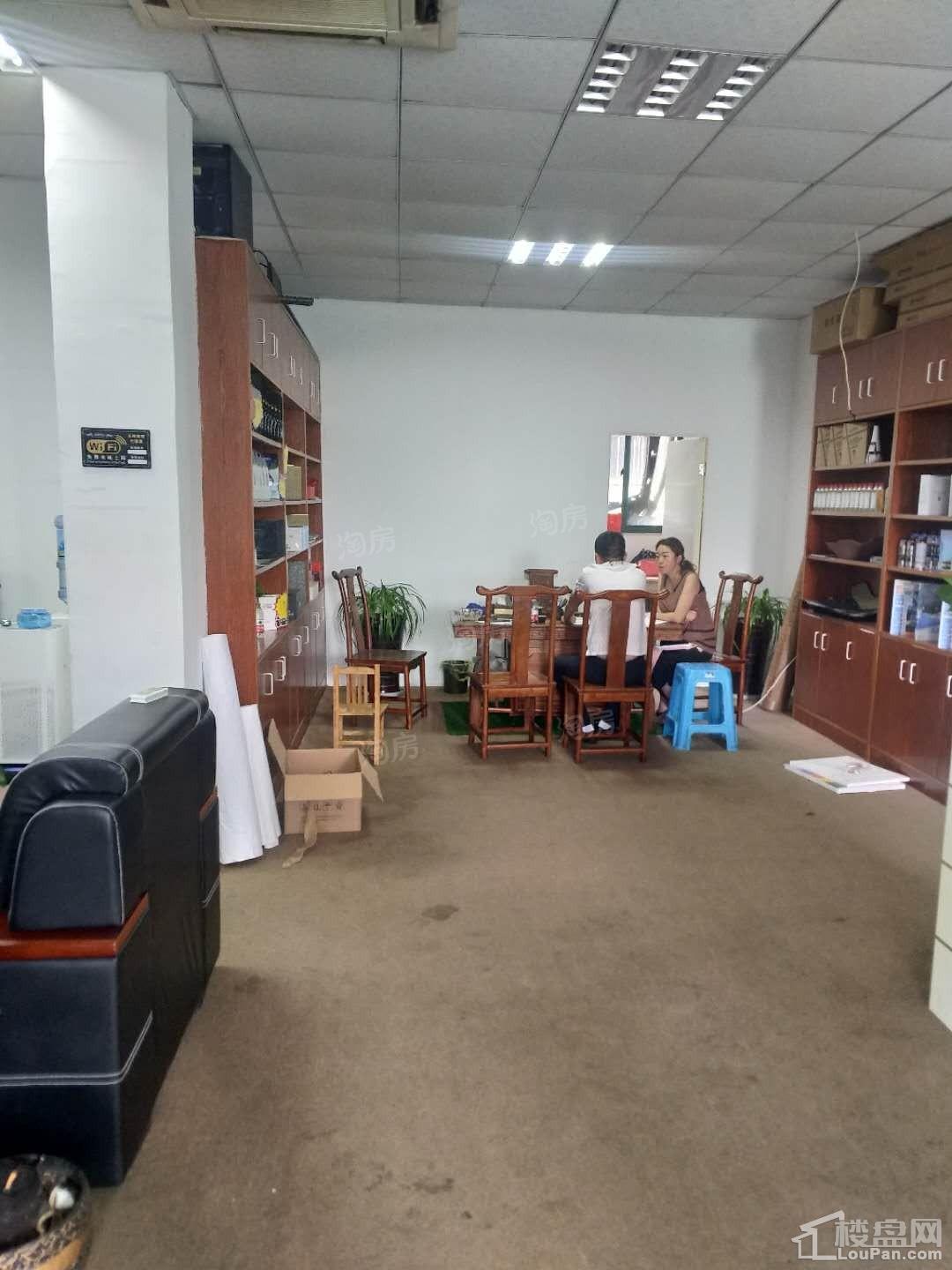 梅川商铺实景图