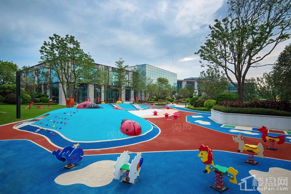 南宁绿地城实景图