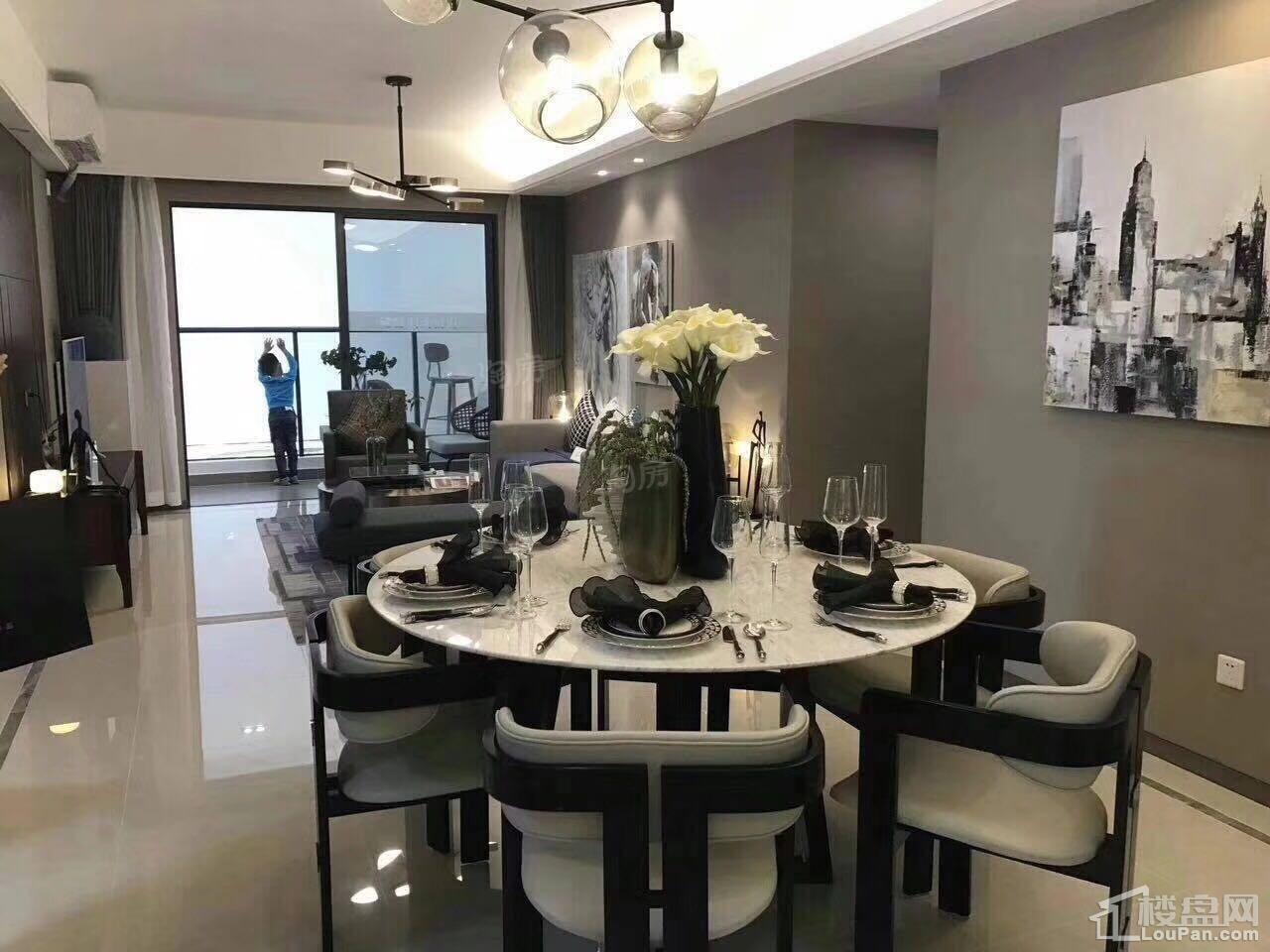 融创月湾首府样板间