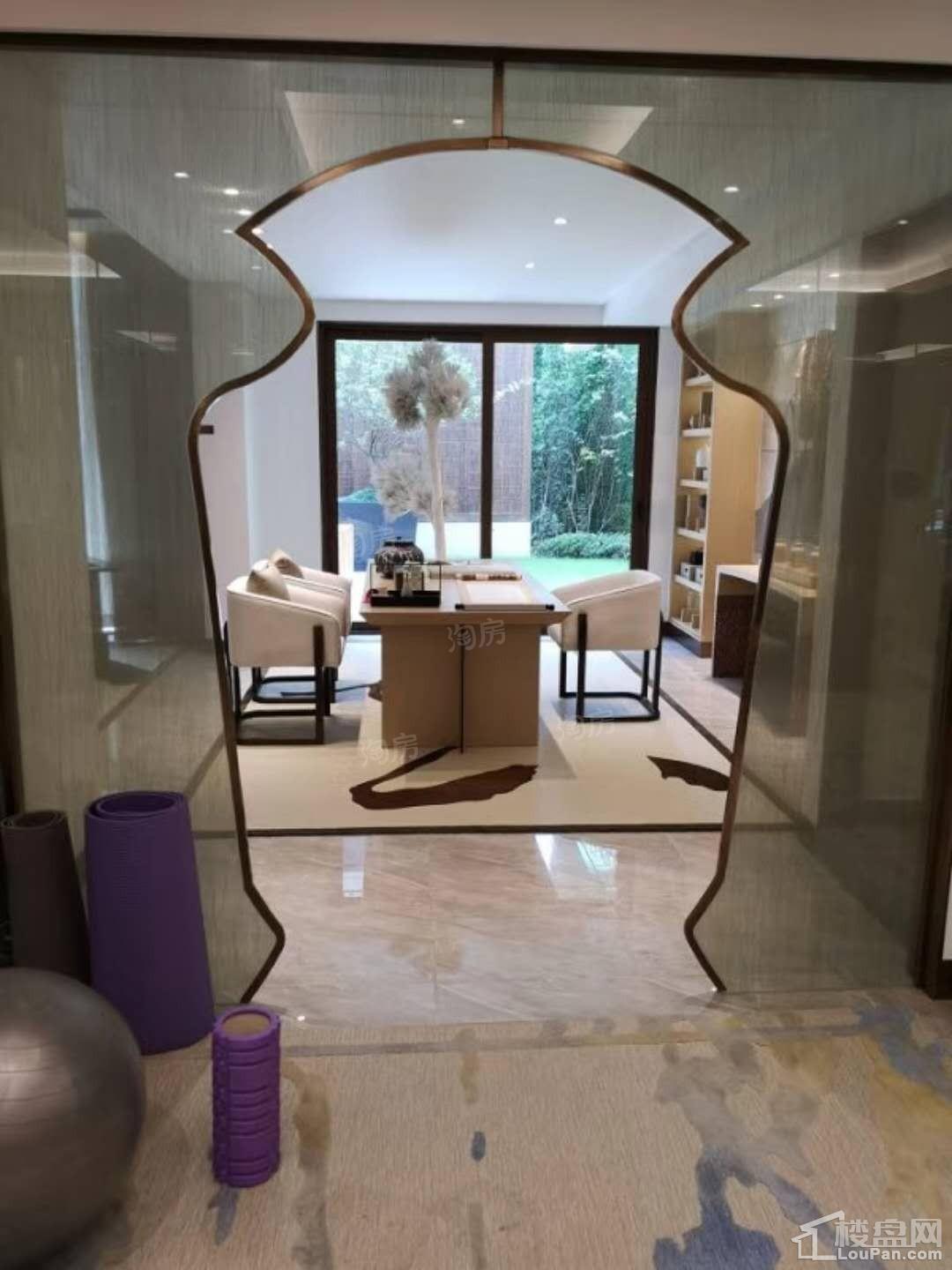 万科白石湖东样板间