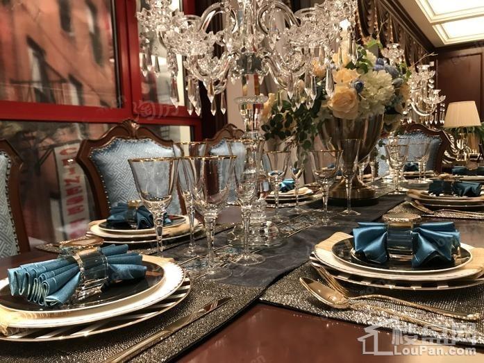 华鸿金色纽约样板间