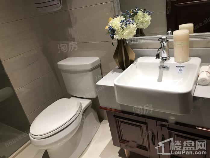 华鸿金色纽约样板间