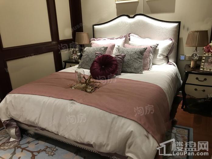 华鸿金色纽约样板间