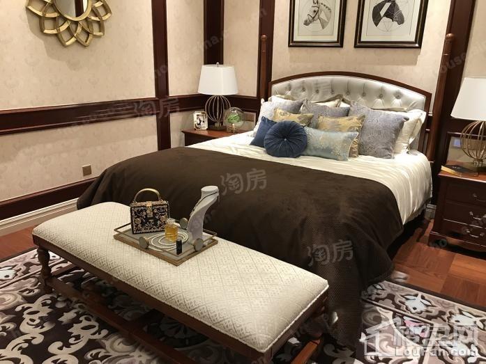 华鸿金色纽约样板间