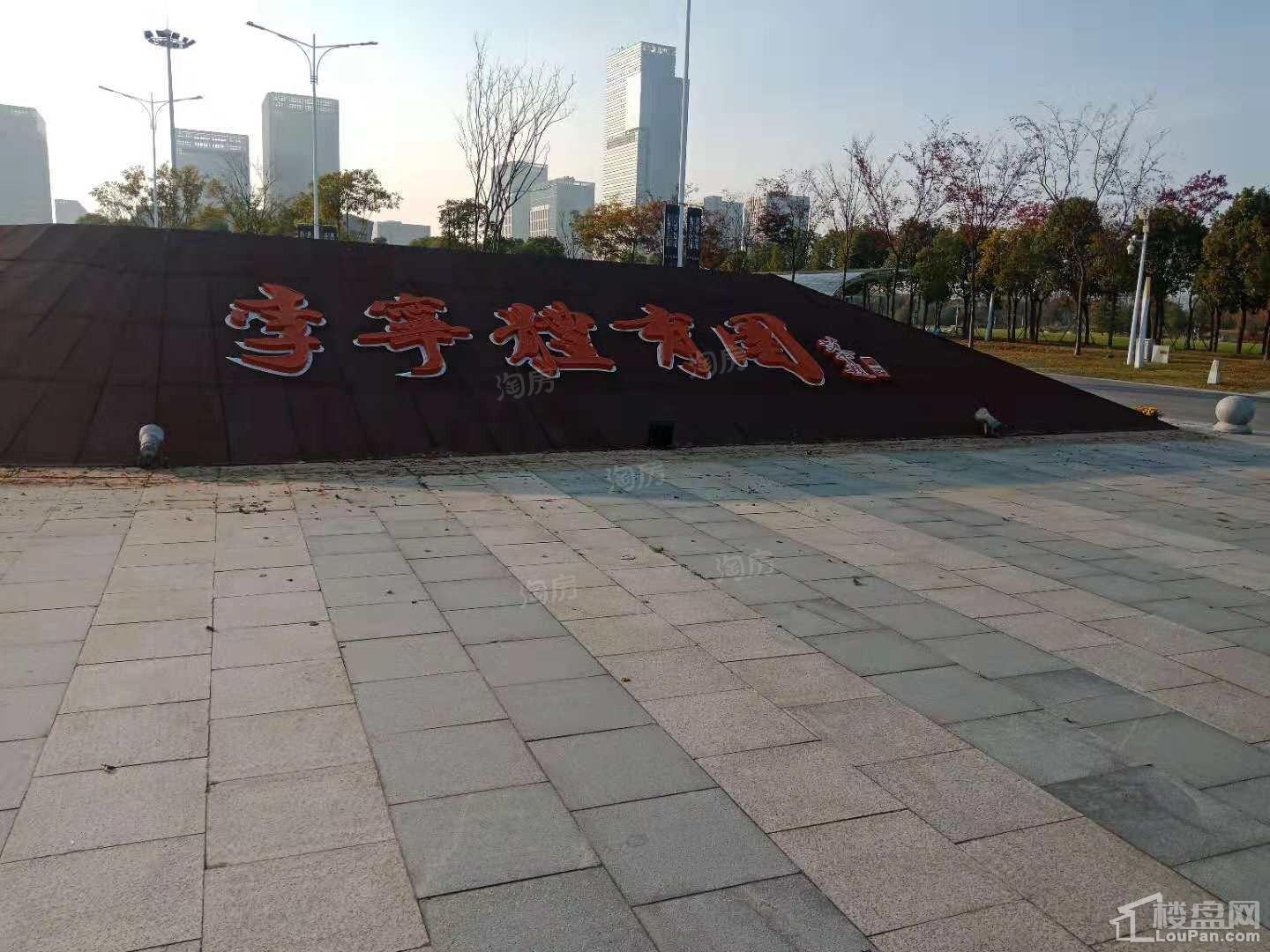 万科翡翠公园配套图