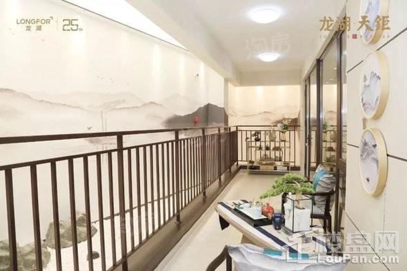 龙湖天钜样板间