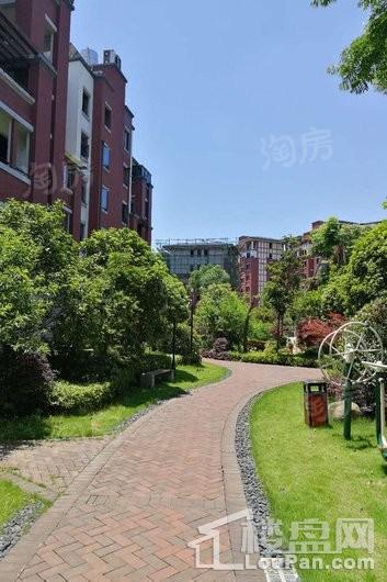 房聚云台府实景图