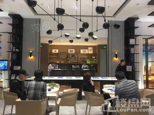 富力国金中心实景图