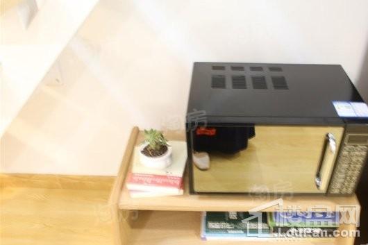 中东红街样板间