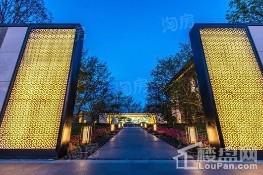 龙湖天宸原著实景图