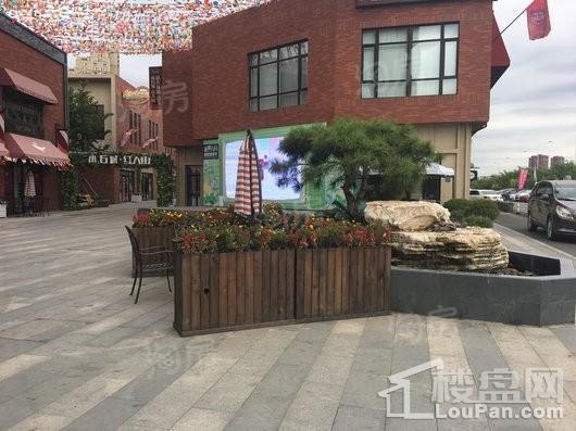 小石城梦想小镇商铺实景图