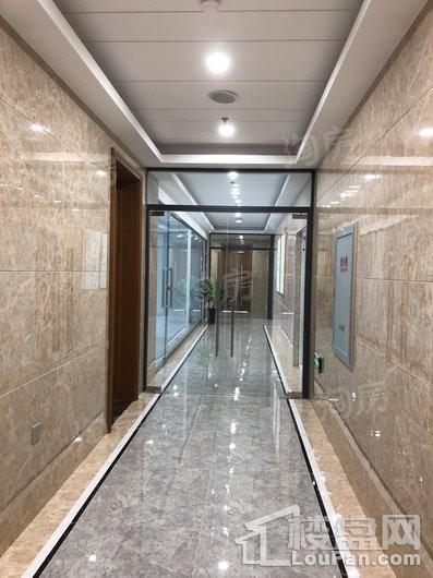 浦江东方大厦实景图