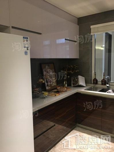 金辉江山云著样板间