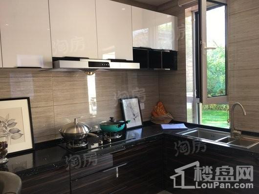 亿博隆河谷样板间