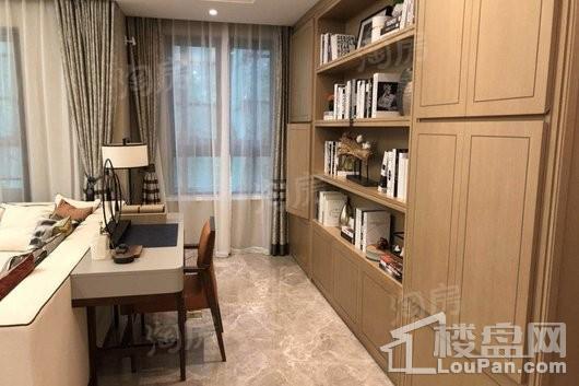 文通拾里间样板间