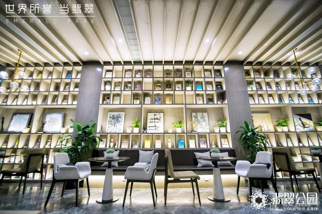 万科翡翠公园实景图