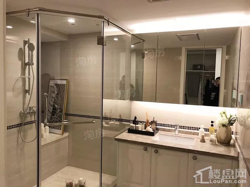 蓝光雍锦园样板间