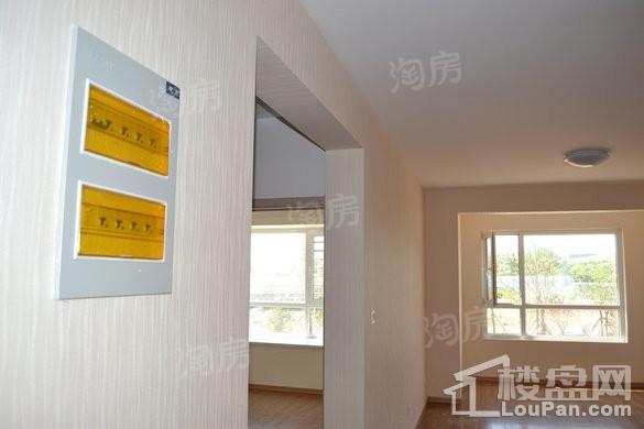 通用一城山河样板间