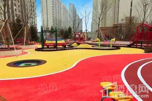 领秀蓝珀湖实景图