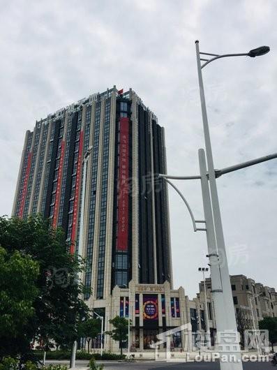 连飞虹湖天地实景图
