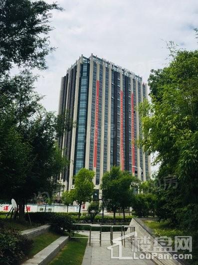 连飞虹湖天地实景图