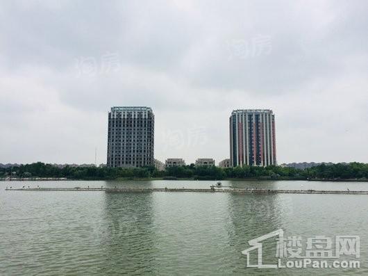 连飞虹湖天地实景图