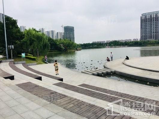 连飞虹湖天地配套图