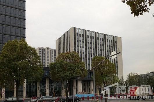 卓越时代广场实景图