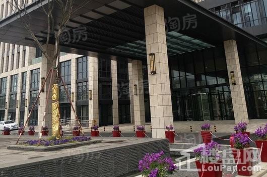 卓越时代广场实景图