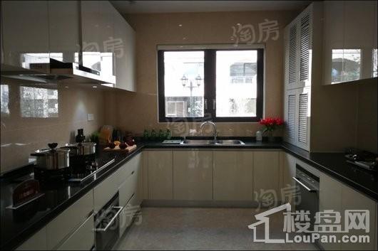 中金海棠湾别墅样板间